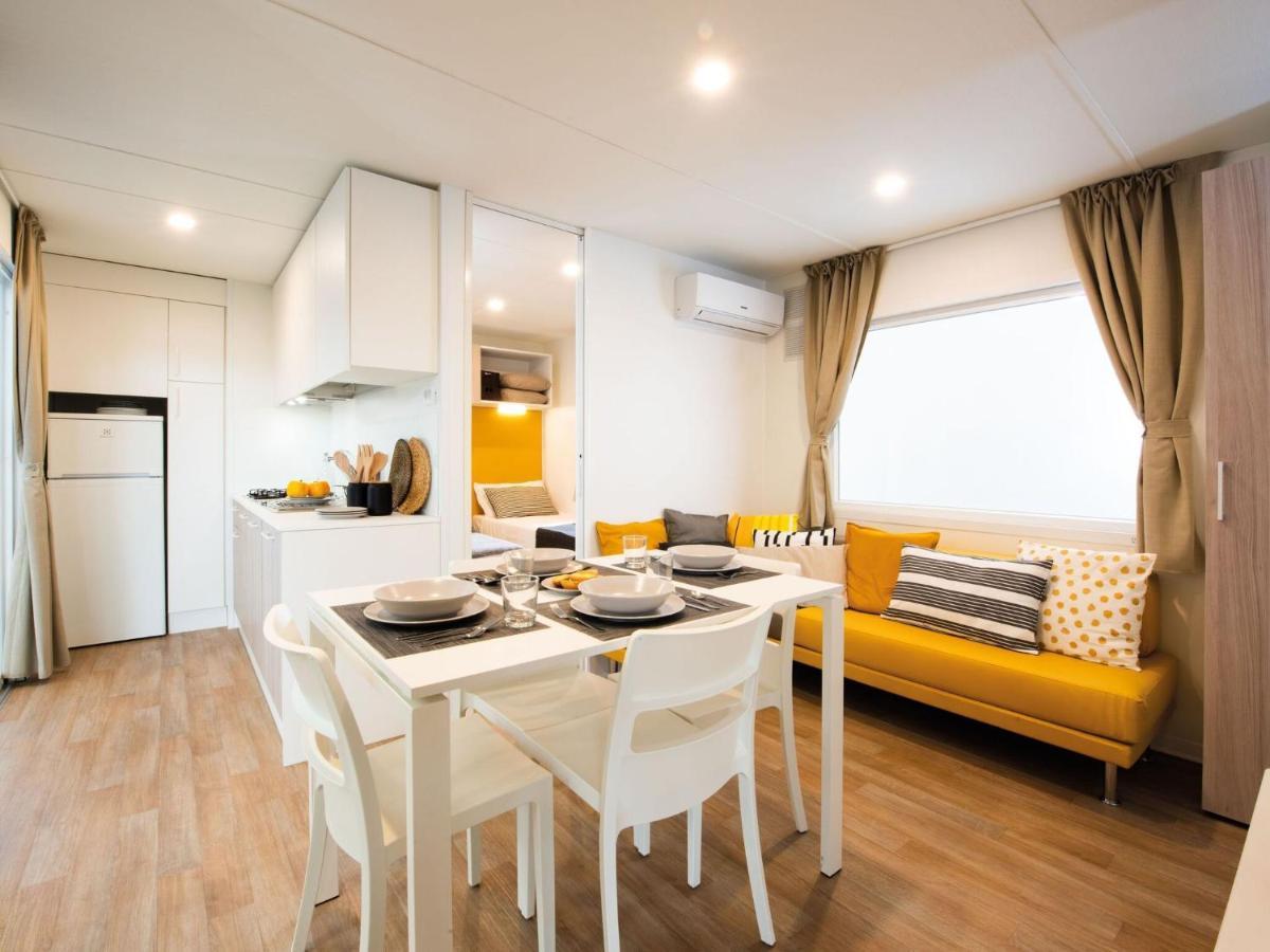 Premium Mobile Home In Novalja Buitenkant foto